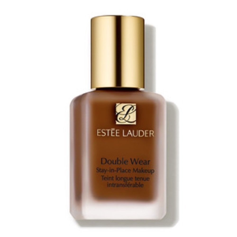 Estée Lauder foundation in 7N1:Deep Amber